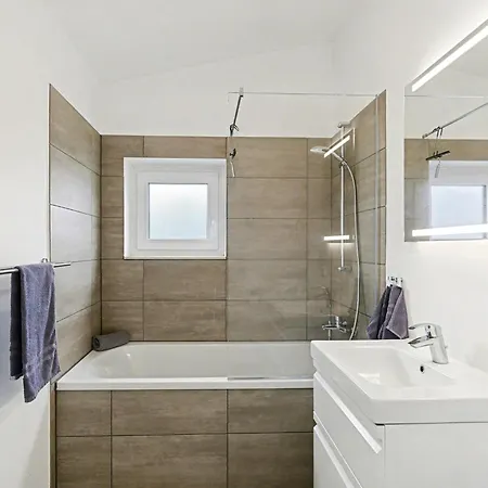 בית נופש Paradiso By Interhome *